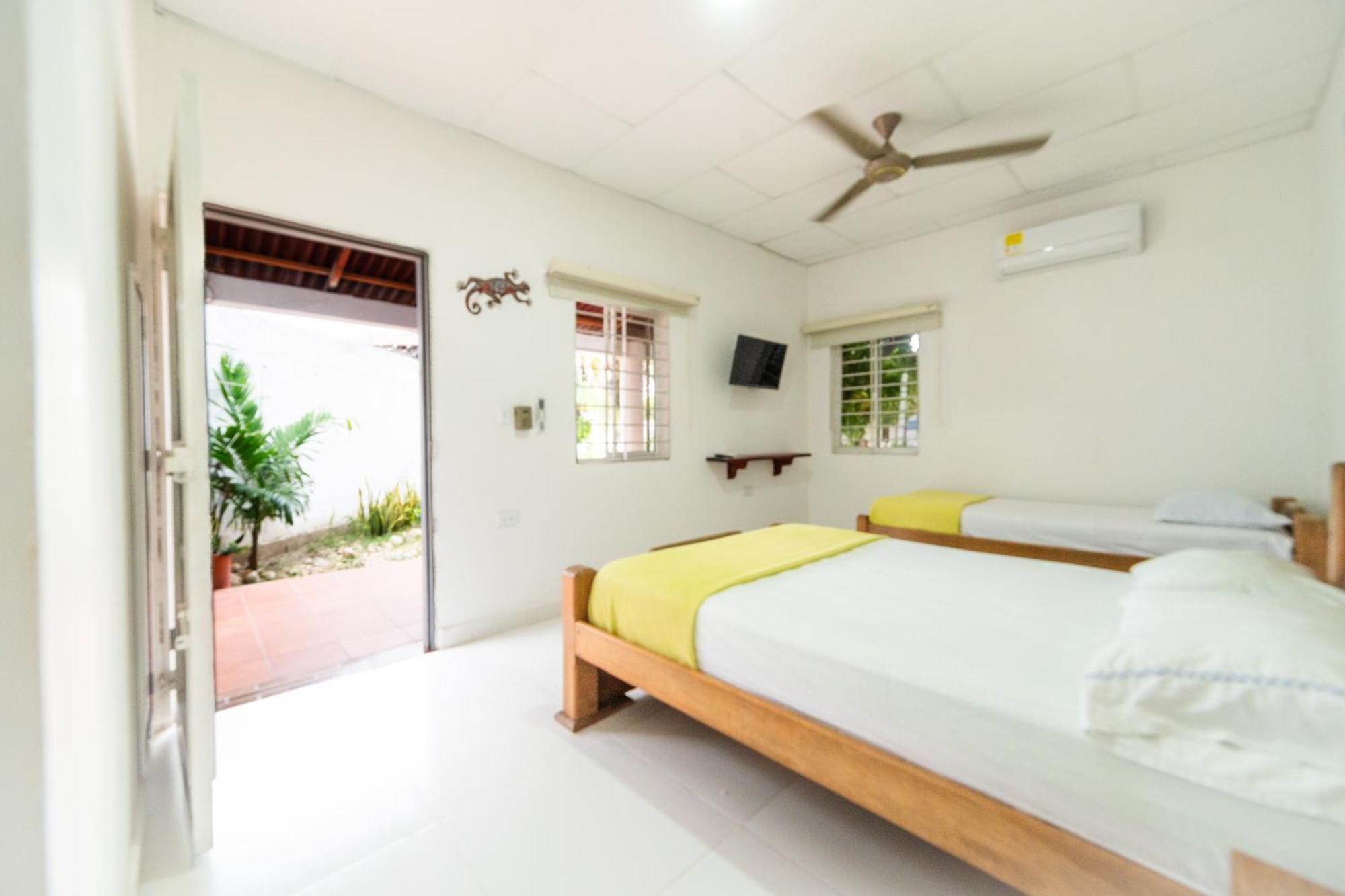 Hostal Del Mar - Tolu Exterior photo